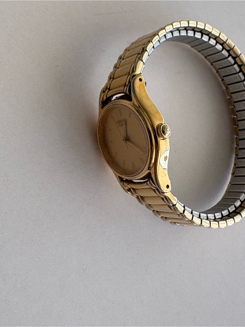 Vintage Seiko Gold-tone Ladies Stretch Bracelet Watch - Picture 10 of 11